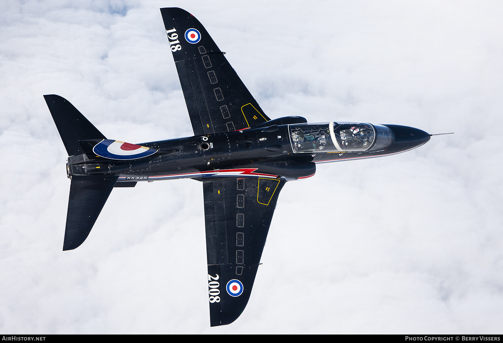 Aircraft Photo of XX325 | British Aerospace Hawk T1 | UK - Air Force | AirHistory.net #273637