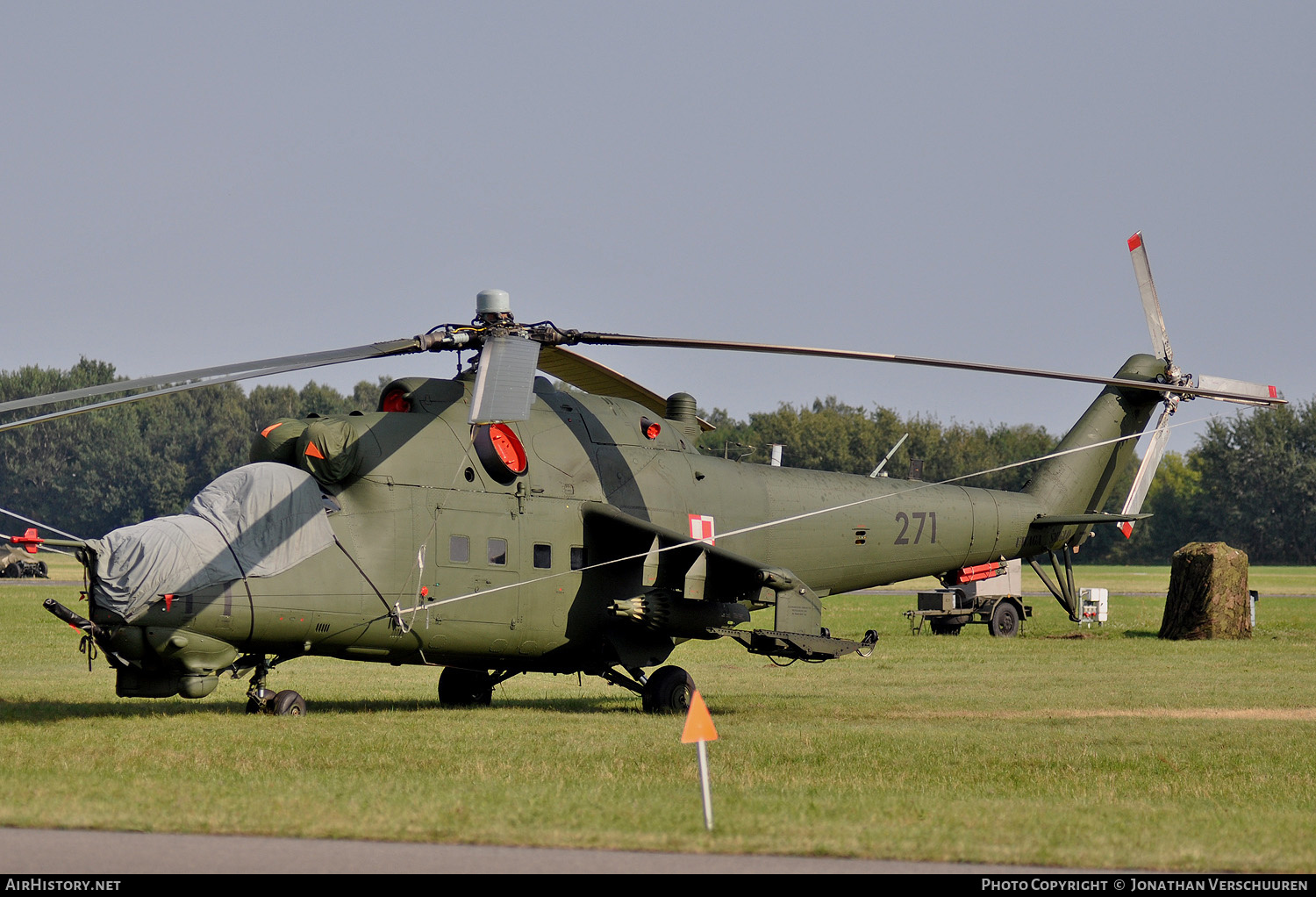 Aircraft Photo of 271 | Mil Mi-24D | Poland - Army | AirHistory.net #273639