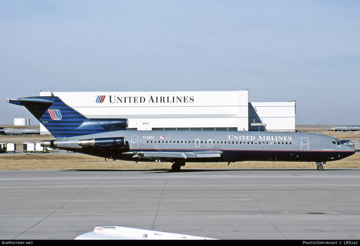 Aircraft Photo of N7285U | Boeing 727-222/Adv | United Airlines | AirHistory.net #273667