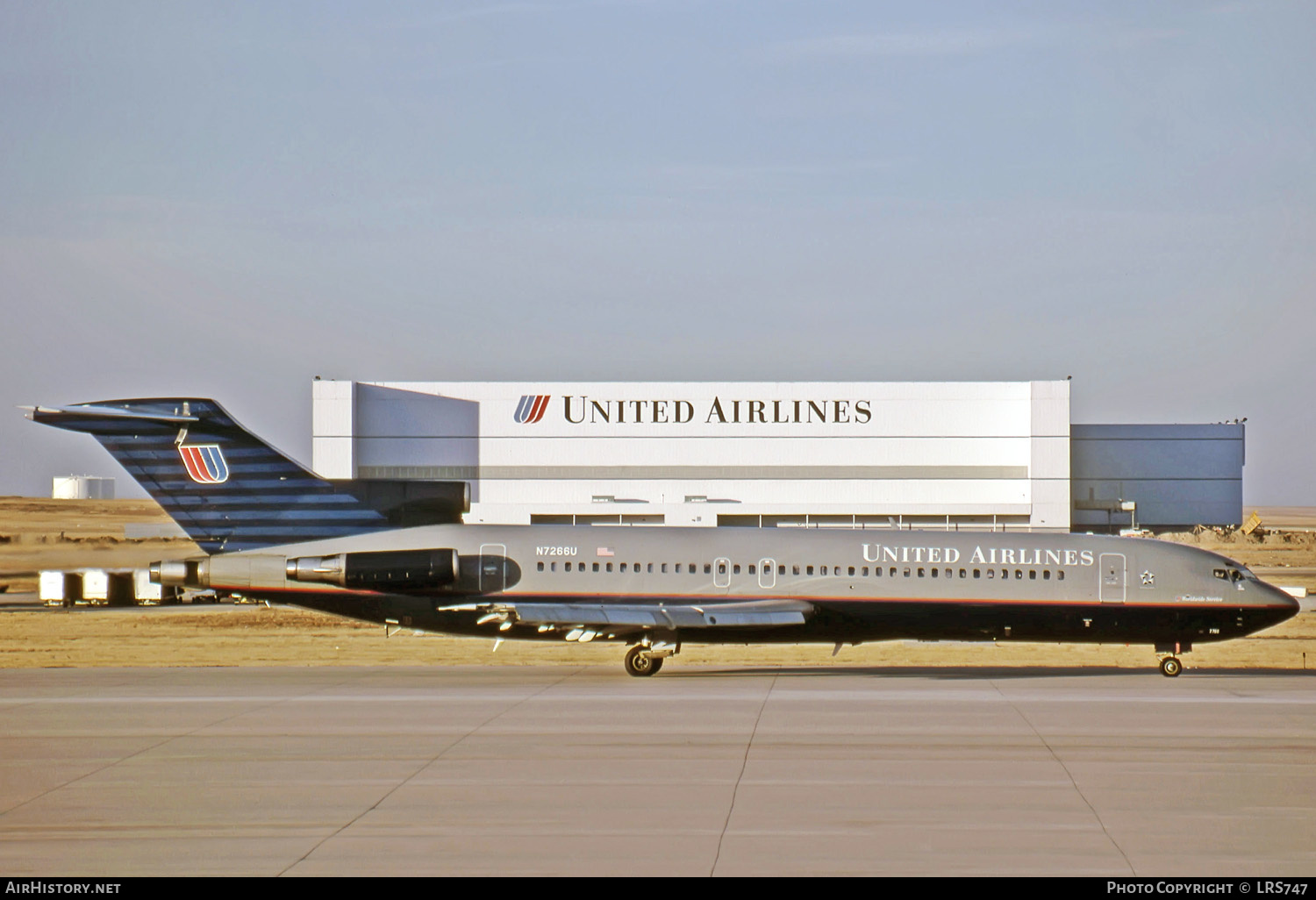 Aircraft Photo of N7266U | Boeing 727-222/Adv | United Airlines | AirHistory.net #273747