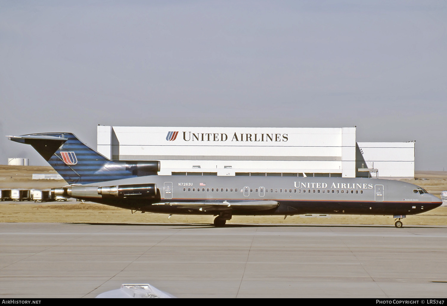 Aircraft Photo of N7263U | Boeing 727-222/Adv | United Airlines | AirHistory.net #273772