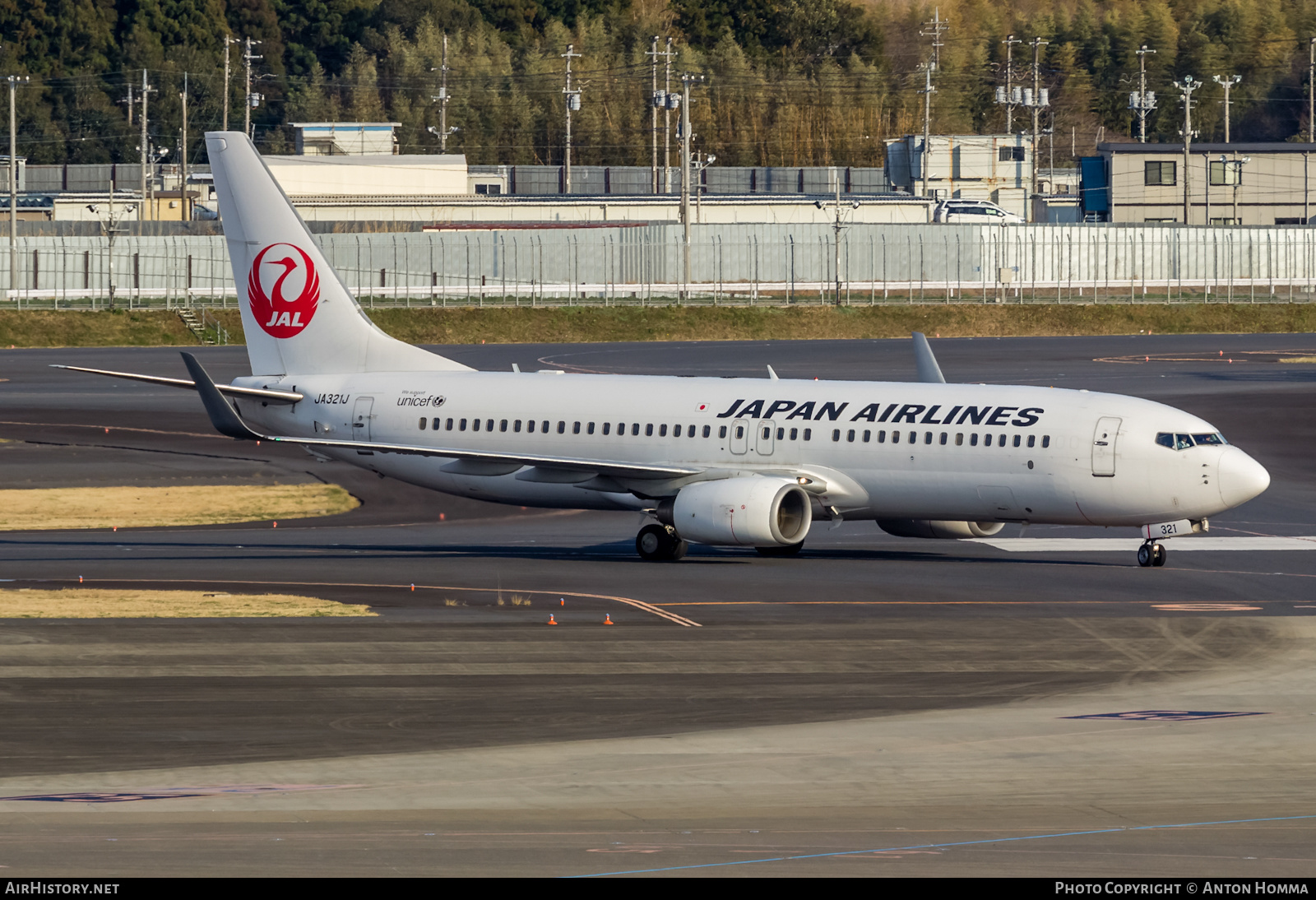 Aircraft Photo of JA321J | Boeing 737-846 | Japan Airlines - JAL | AirHistory.net #274013