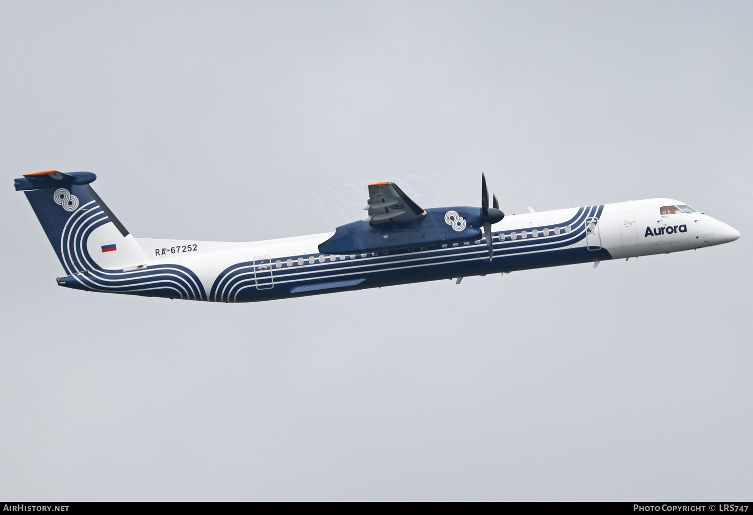 Aircraft Photo of RA-67252 | Bombardier DHC-8-402 Dash 8 | Aurora Airlines | AirHistory.net #274170