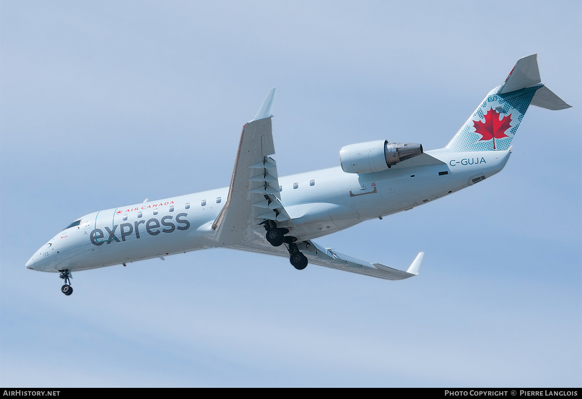 Aircraft Photo of C-GUJA | Bombardier CRJ-200ER (CL-600-2B19) | Air Canada Express | AirHistory.net #274171
