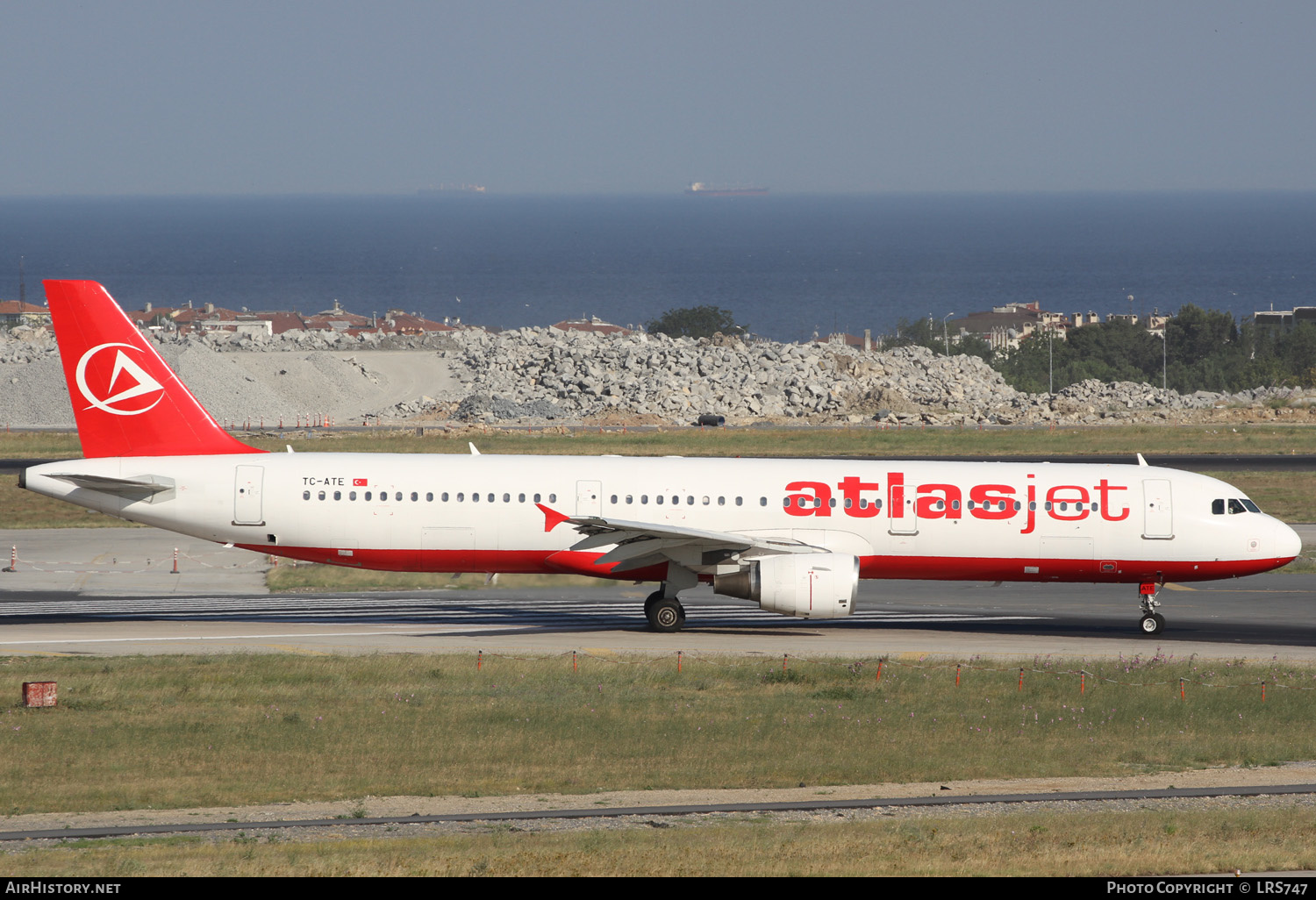 Aircraft Photo of TC-ATE | Airbus A321-211 | Atlasjet Airlines | AirHistory.net #274178