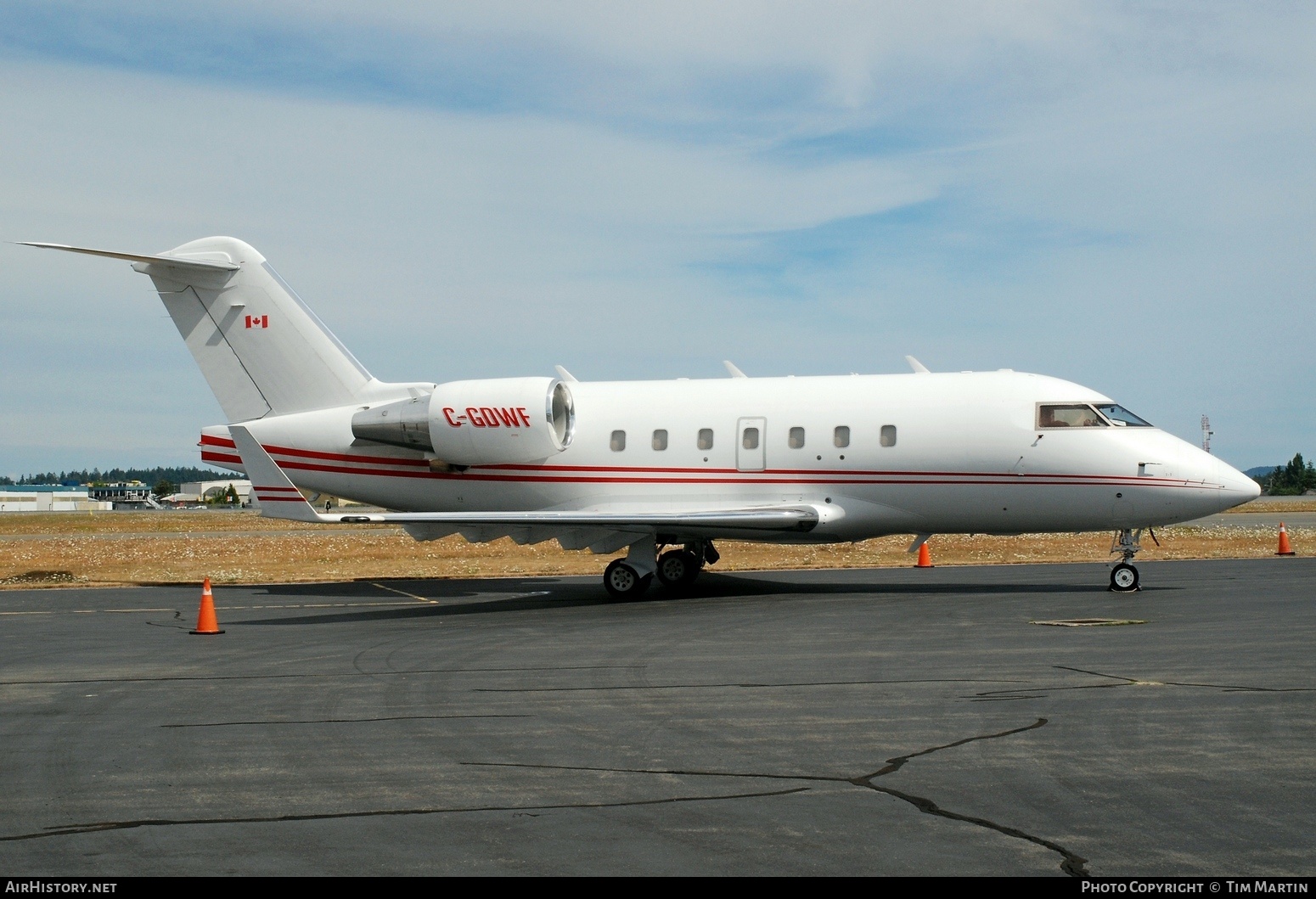 Aircraft Photo of C-GDWF | Bombardier Challenger 604 (CL-600-2B16) | AirHistory.net #274304
