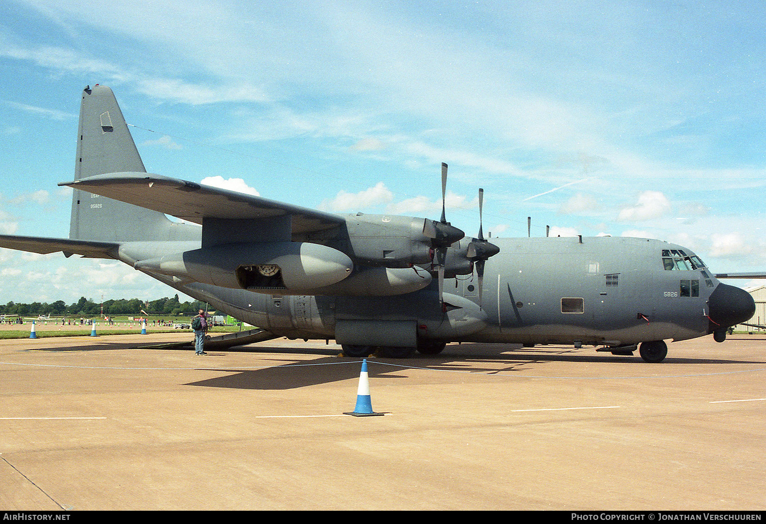 Aircraft Photo of 69-5826 / 95826 | Lockheed MC-130P Hercules (L-382) | USA - Air Force | AirHistory.net #274346