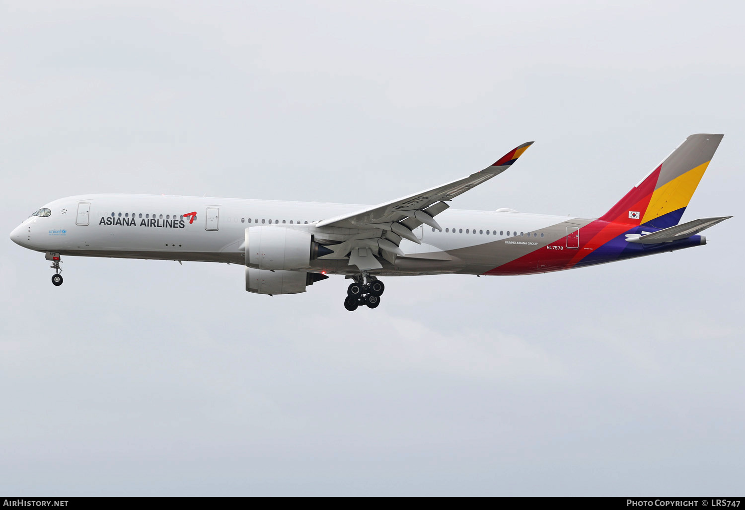 Aircraft Photo of HL7578 | Airbus A350-941 | Asiana Airlines | AirHistory.net #274357