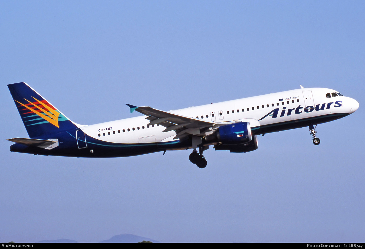 Aircraft Photo of OO-AEZ | Airbus A320-212 | Airtours International | AirHistory.net #274482