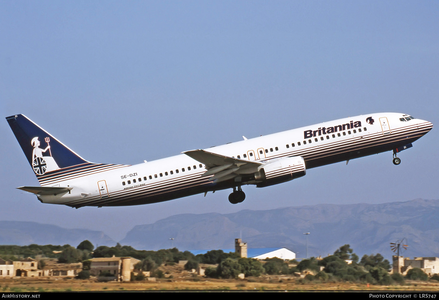 Aircraft Photo of SE-DZI | Boeing 737-804 | Britannia Nordic | AirHistory.net #274496