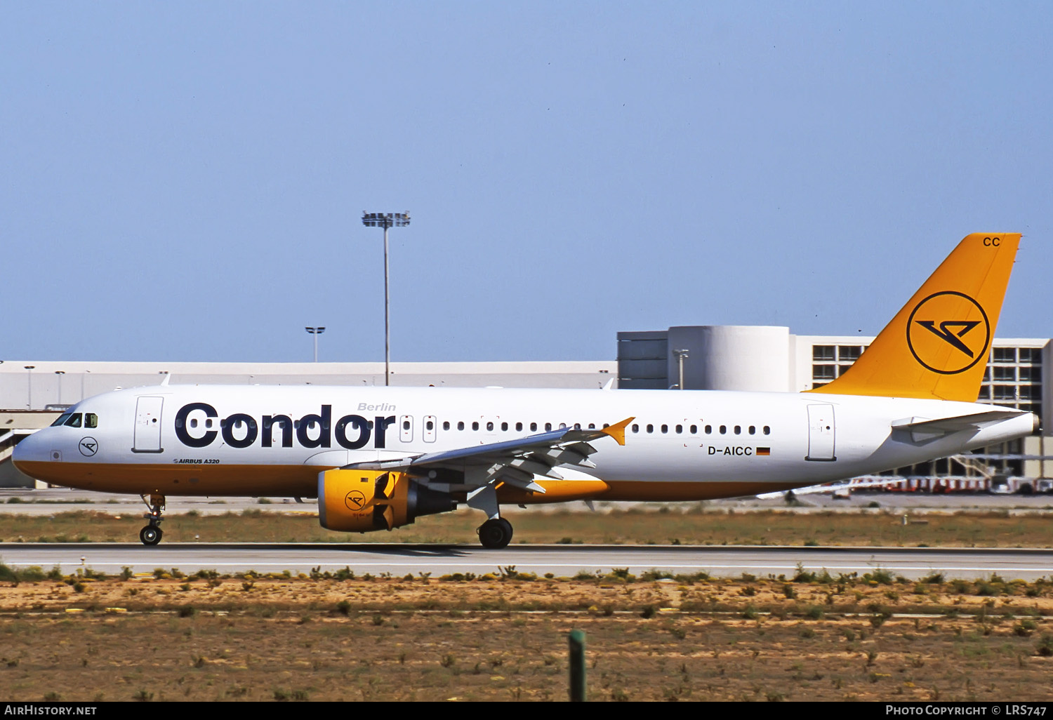 Aircraft Photo of D-AICC | Airbus A320-212 | Condor Berlin | AirHistory.net #274501