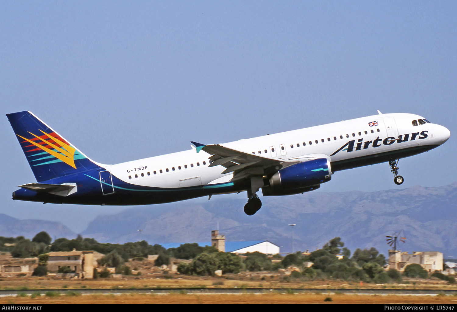 Aircraft Photo of G-TMDP | Airbus A320-231 | Airtours International | AirHistory.net #274509