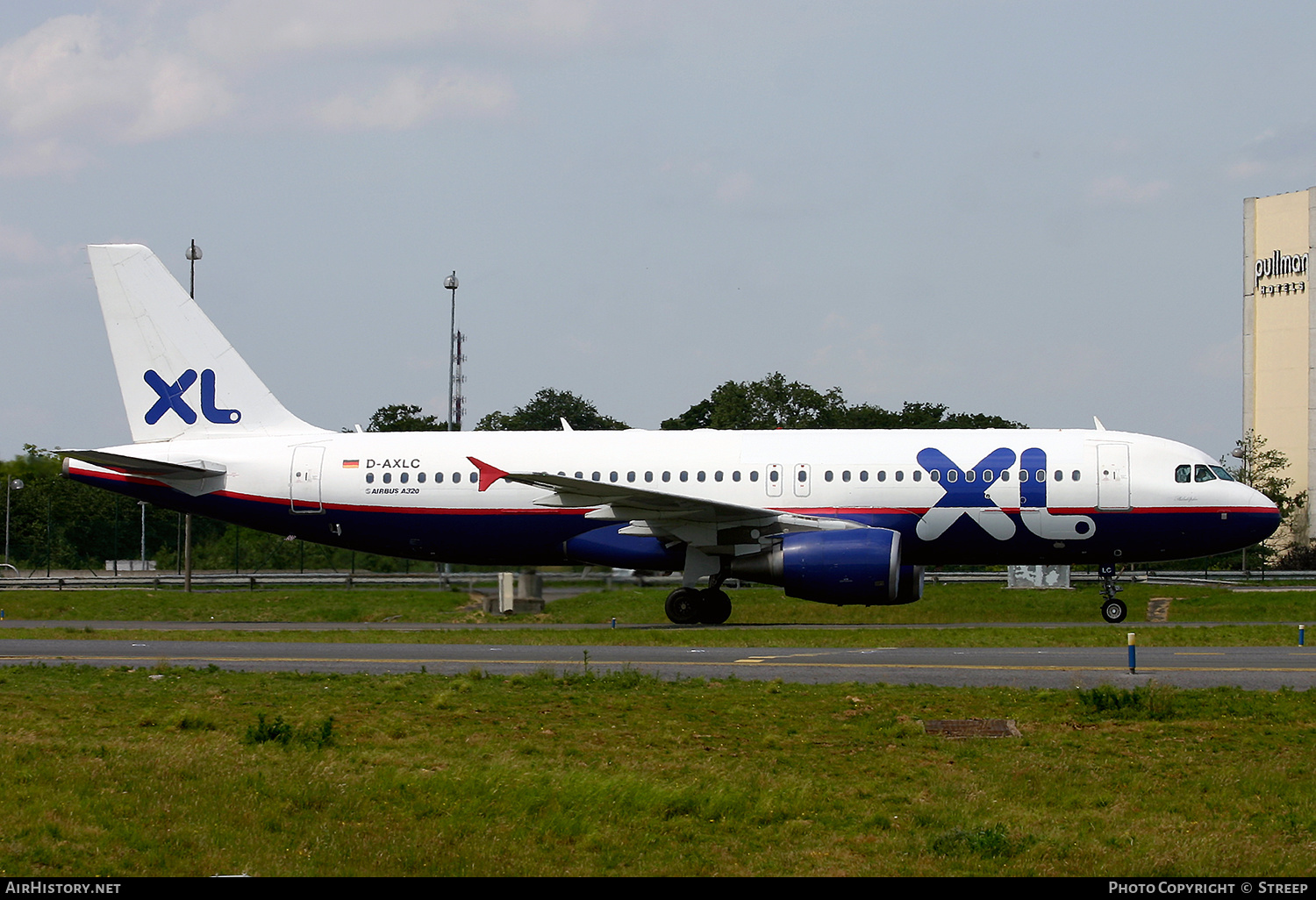 Aircraft Photo of D-AXLC | Airbus A320-214 | XL Airways | AirHistory.net #274701