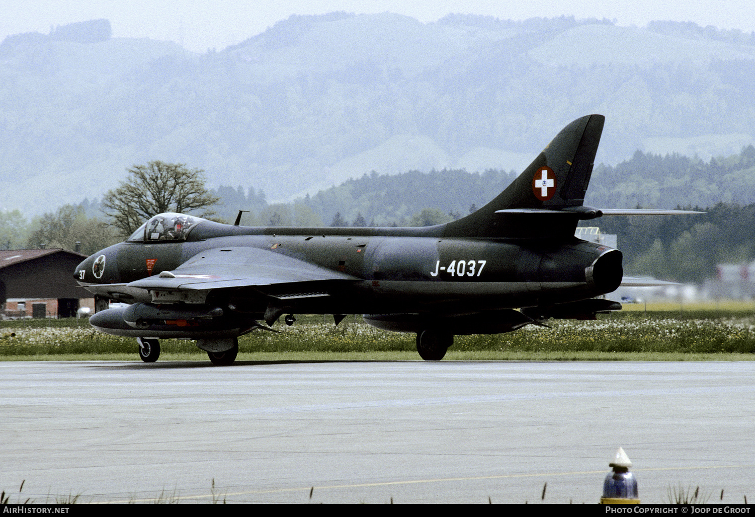 Aircraft Photo of J-4037 | Hawker Hunter F58 | Switzerland - Air Force | AirHistory.net #274823