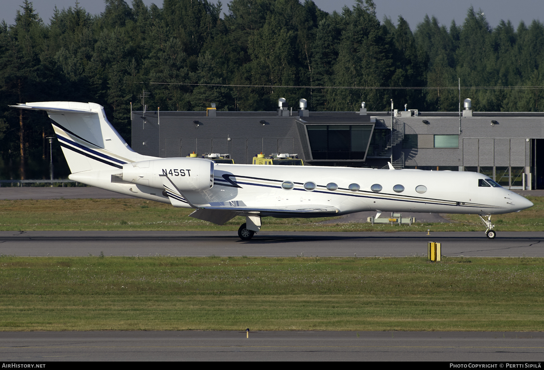 Aircraft Photo of N45ST | Gulfstream Aerospace G-V-SP Gulfstream G550 | AirHistory.net #274885