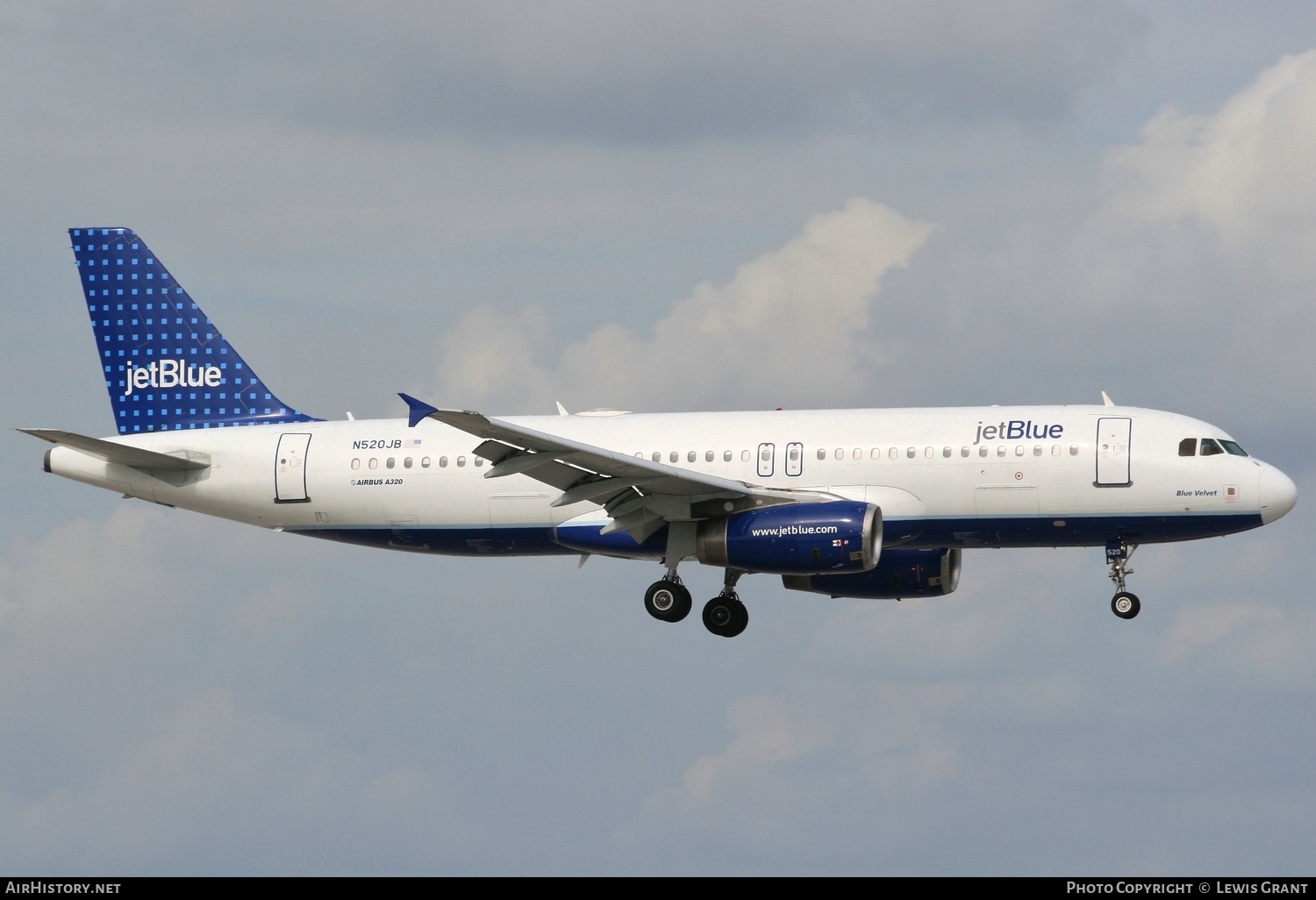 Aircraft Photo of N520JB | Airbus A320-232 | JetBlue Airways | AirHistory.net #274975