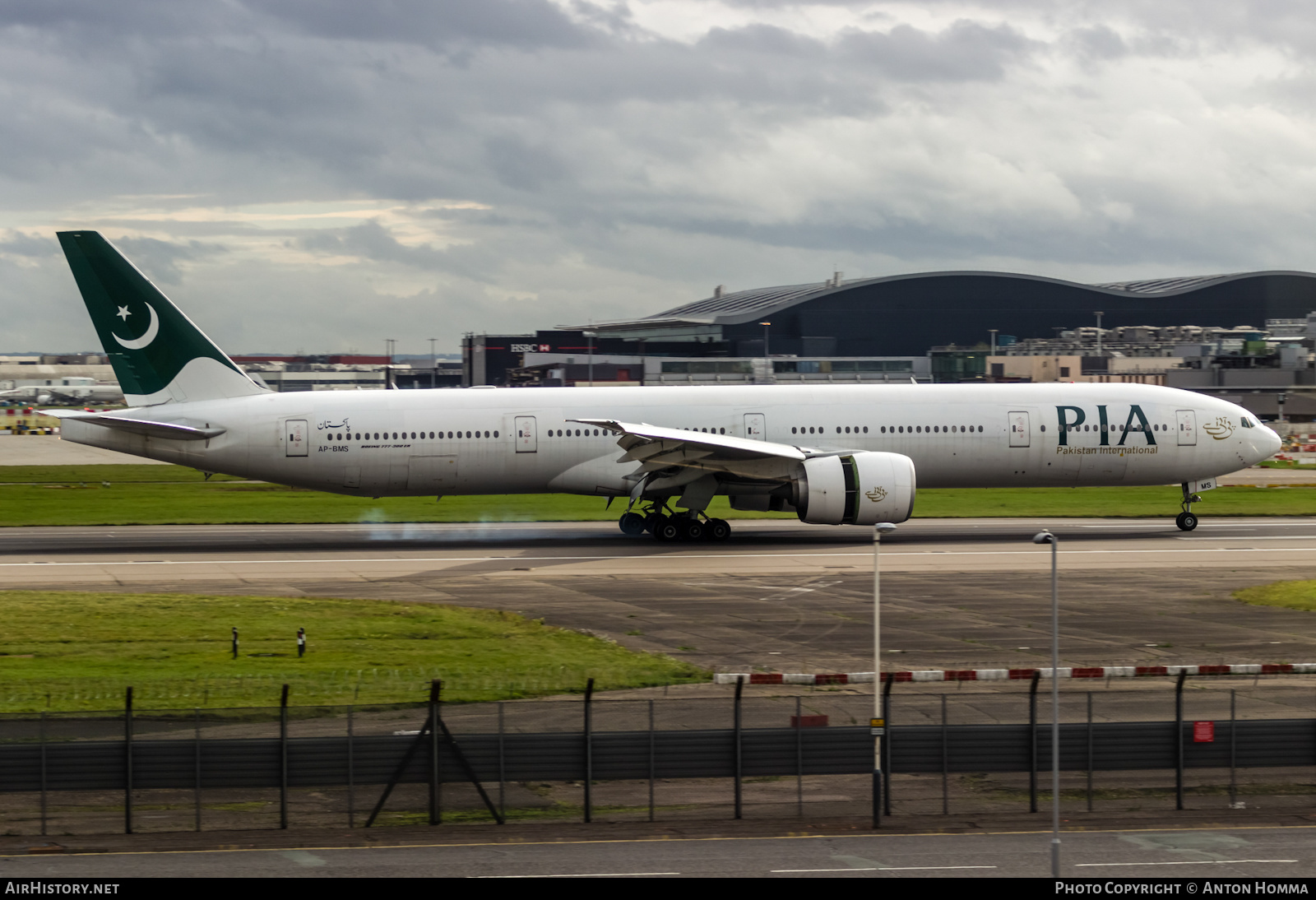 Aircraft Photo of AP-BMS | Boeing 777-3Q8/ER | Pakistan International Airlines - PIA | AirHistory.net #275044