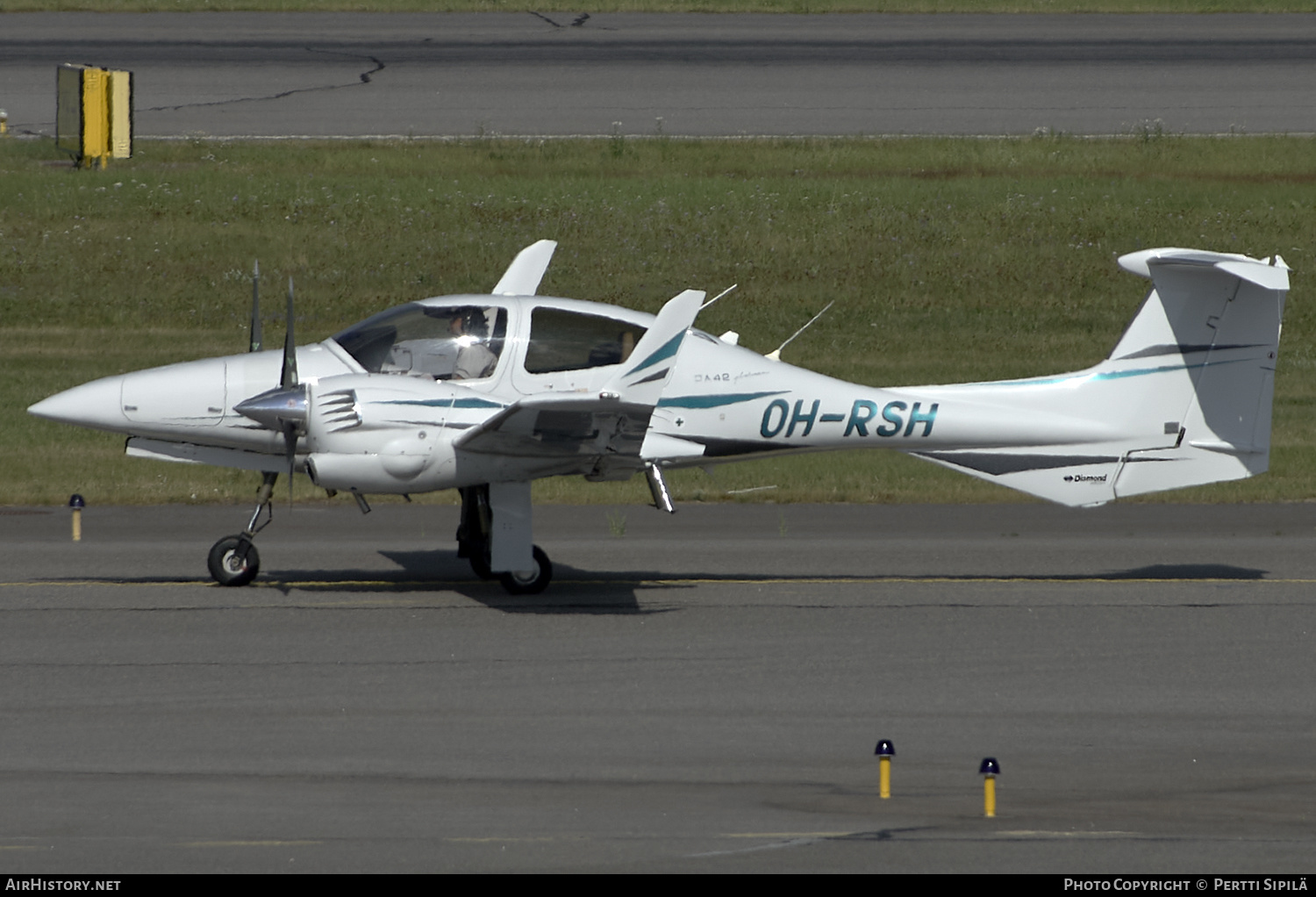 Aircraft Photo of OH-RSH | Diamond DA42 Twin Star | AirHistory.net #275075