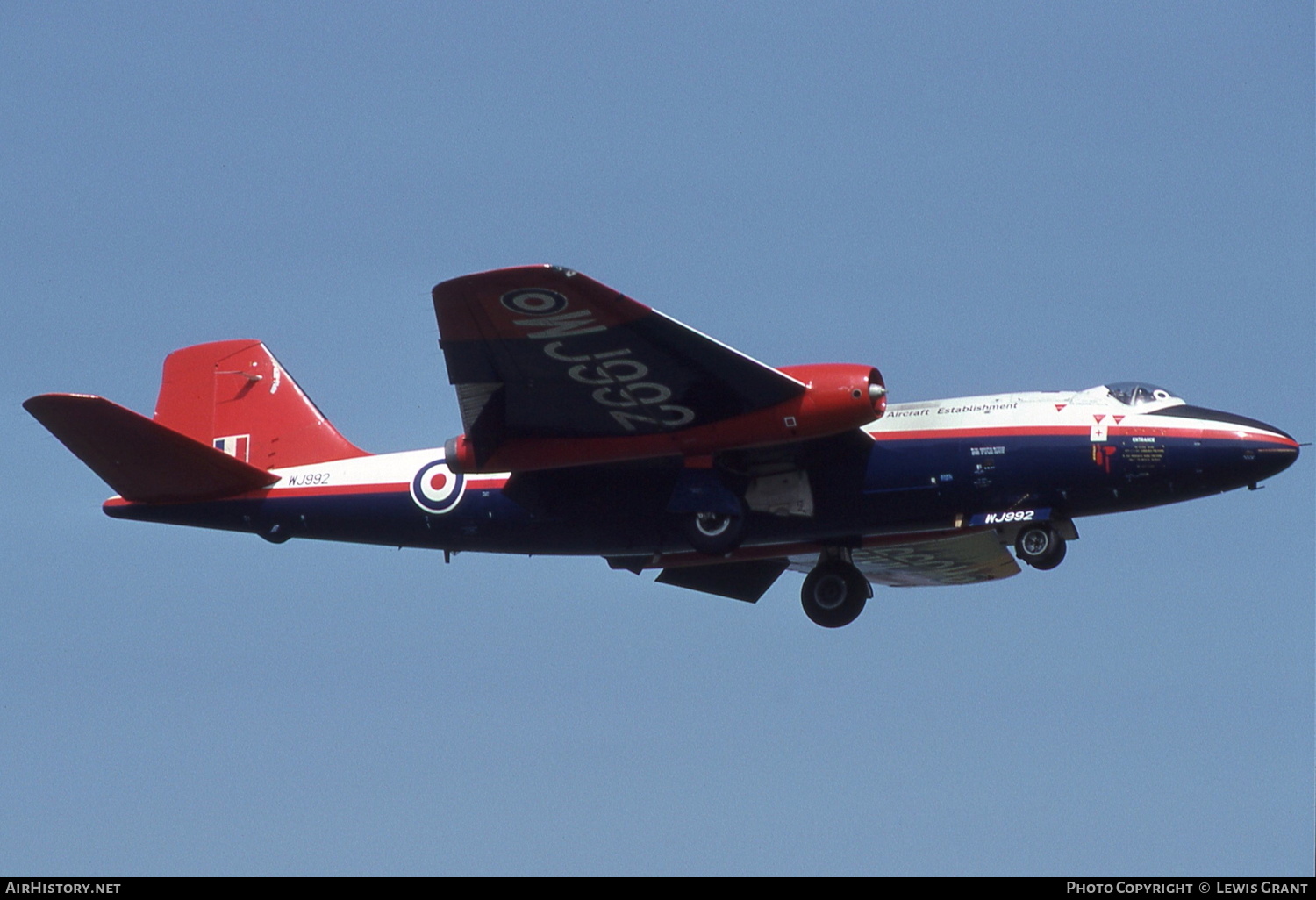 Aircraft Photo of WJ992 | English Electric Canberra T4 | UK - Air Force | AirHistory.net #275123