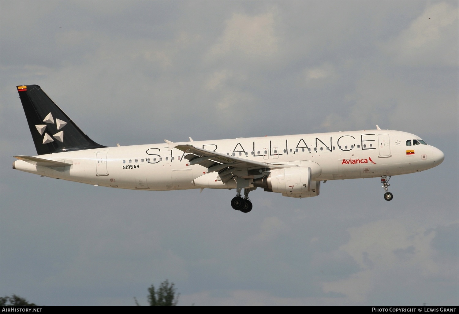 Aircraft Photo of N195AV | Airbus A320-214 | Avianca | AirHistory.net #275161