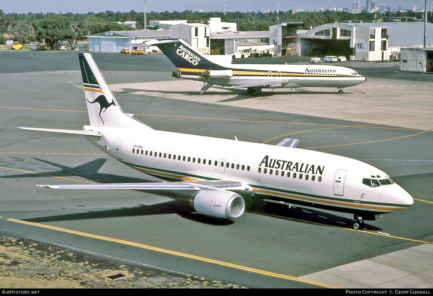 Aircraft Photo of VH-TAW | Boeing 737-376 | Australian Airlines | AirHistory.net #275317