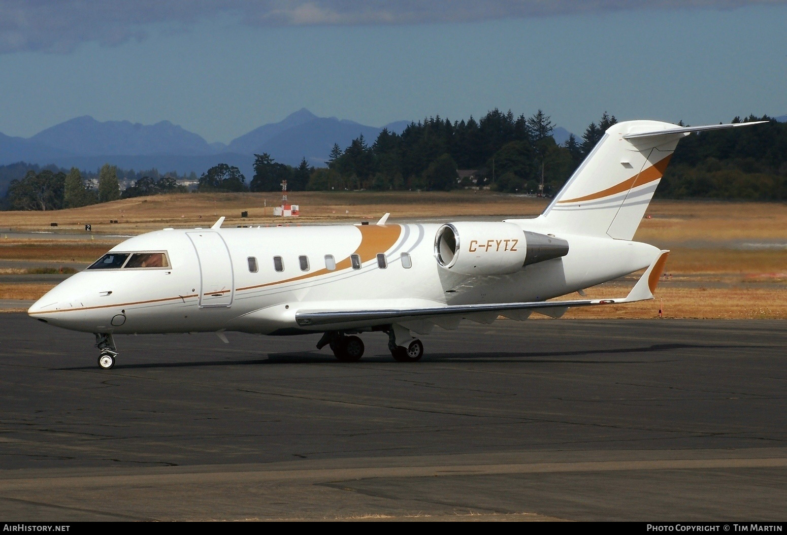 Aircraft Photo of C-FYTZ | Bombardier Challenger 605 (CL-600-2B16) | AirHistory.net #275345