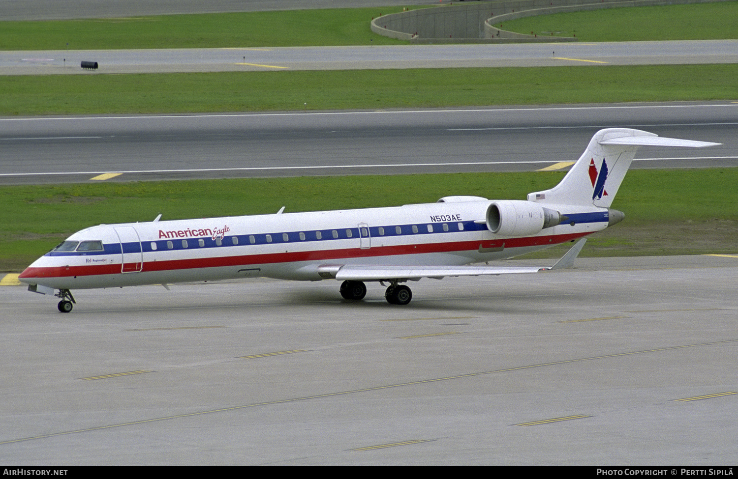Aircraft Photo of N503AE | Bombardier CRJ-701ER (CL-600-2C10) | American Eagle | AirHistory.net #275360