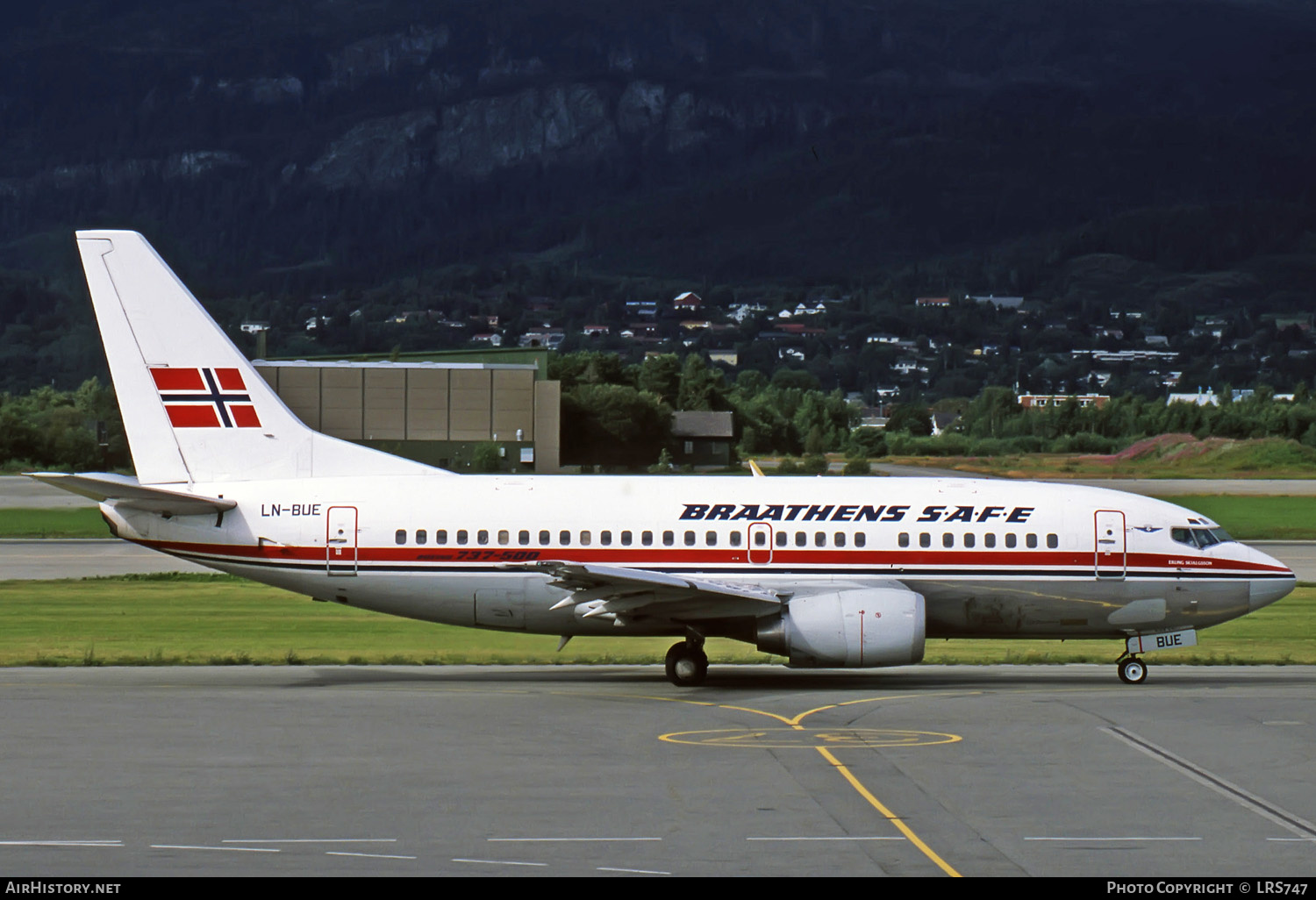 Aircraft Photo of LN-BUE | Boeing 737-505 | Braathens SAFE | AirHistory.net #275412
