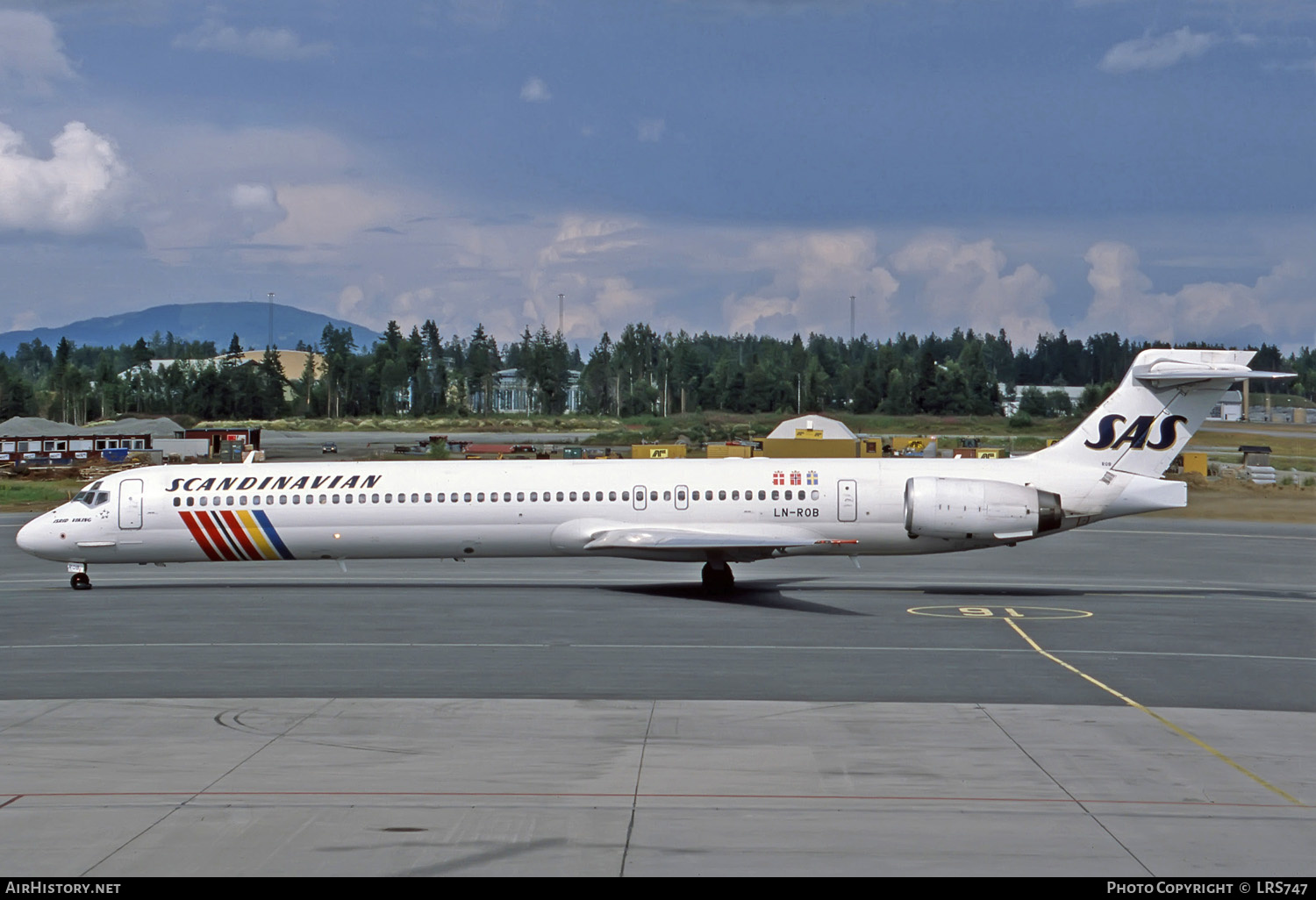 Aircraft Photo of LN-ROB | McDonnell Douglas MD-90-30 | Scandinavian Airlines - SAS | AirHistory.net #275452