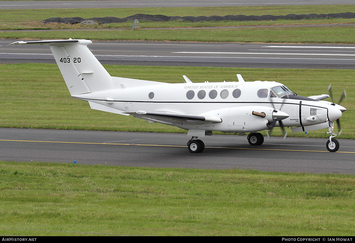 Aircraft Photo of 94-0320 / 40320 | Hawker Beechcraft C-12V-1 Huron (B200C) | USA - Army | AirHistory.net #275477