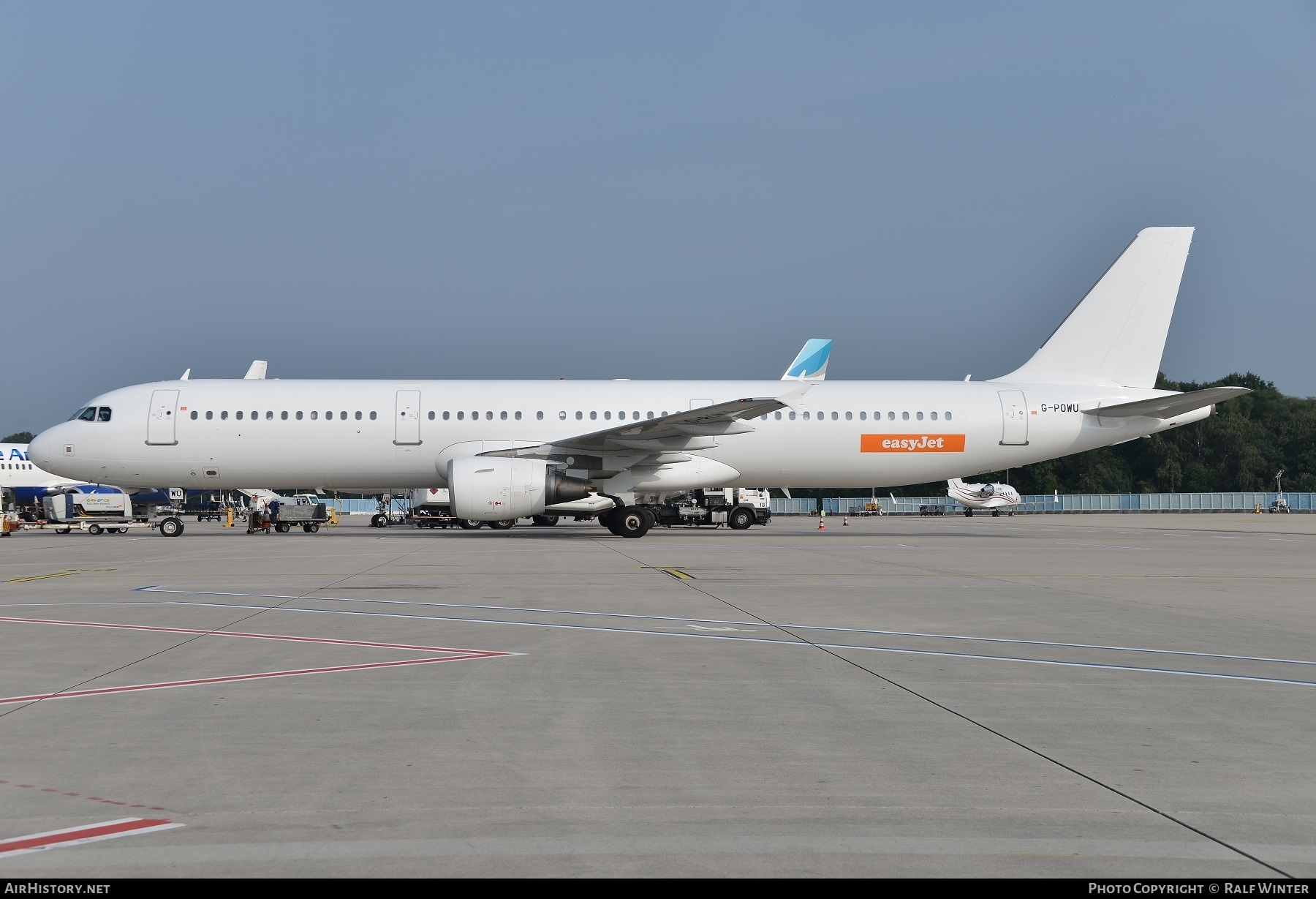 Aircraft Photo of G-POWU | Airbus A321-211 | EasyJet | AirHistory.net #275552