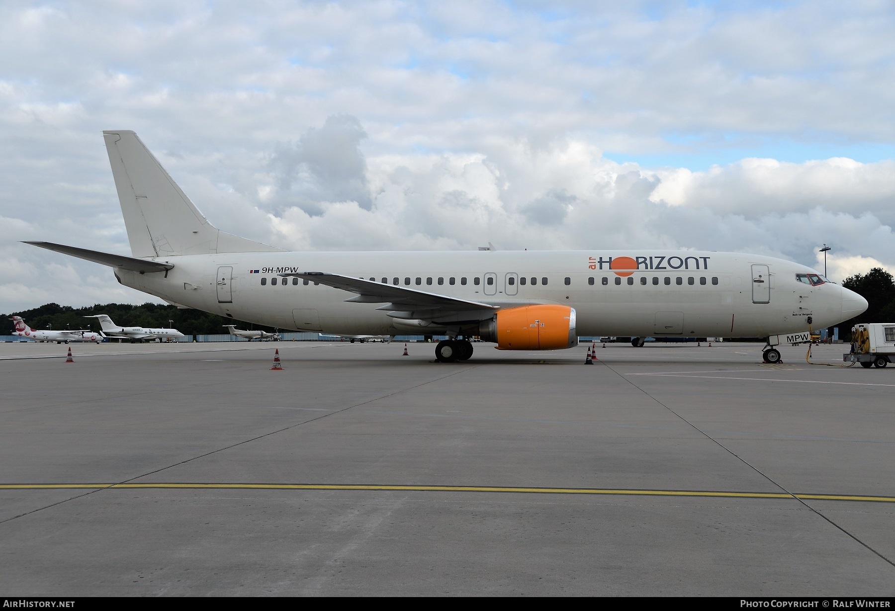 Aircraft Photo of 9H-MPW | Boeing 737-484 | Air Horizont | AirHistory.net #275554