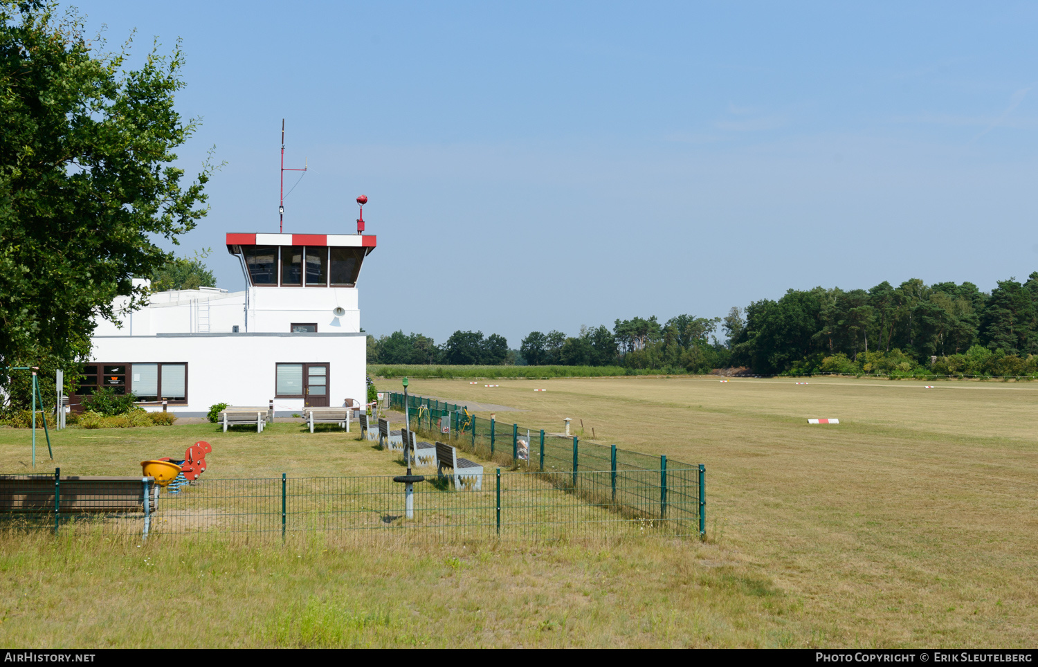 Airport photo of Weser / Wümme (EDWM) in Germany | AirHistory.net #275616
