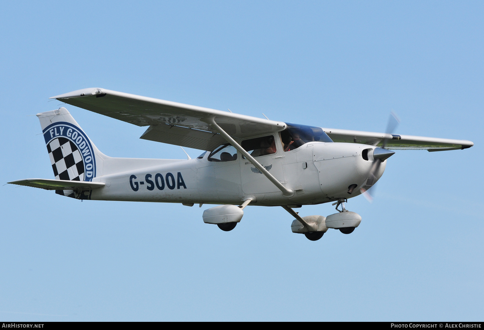 Aircraft Photo of G-SOOA | Cessna 172S Skyhawk SP | Fly Goodwood | AirHistory.net #275663