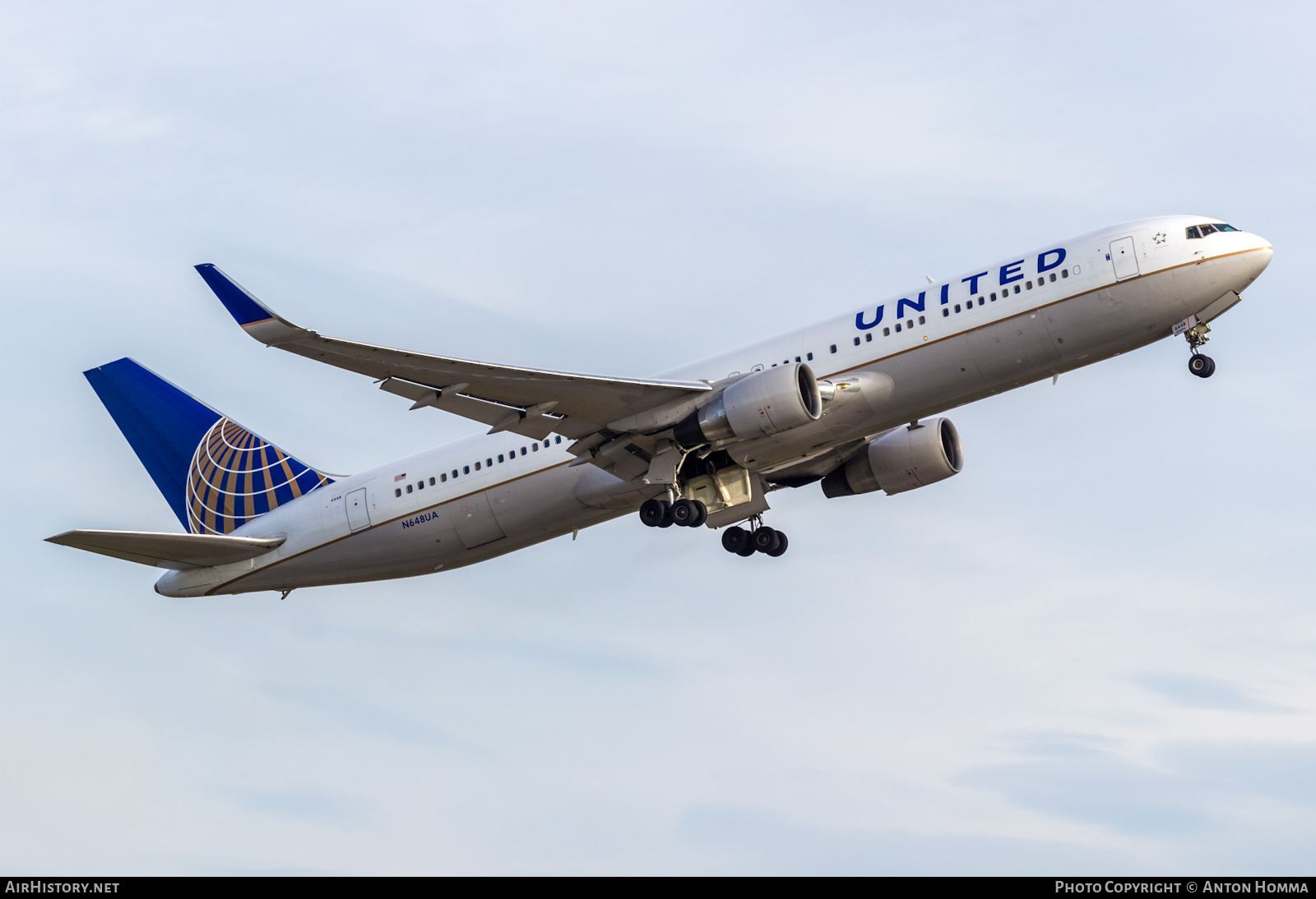 Aircraft Photo of N648UA | Boeing 767-322/ER | United Airlines | AirHistory.net #275812