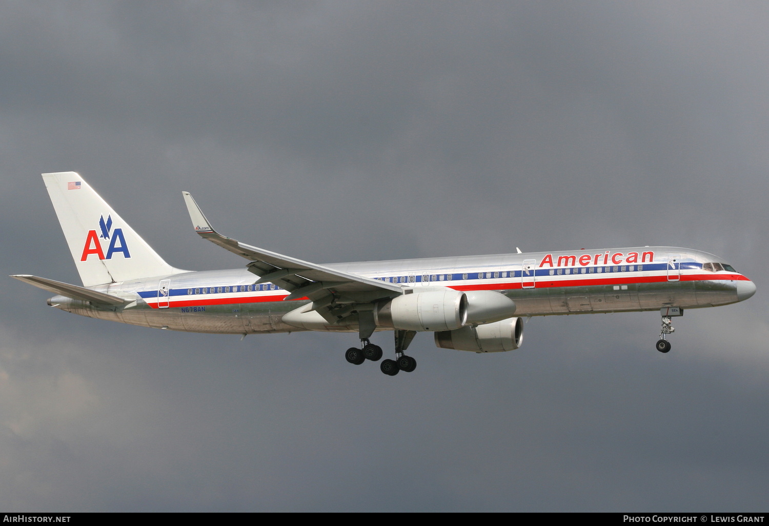 Aircraft Photo of N678AN | Boeing 757-223 | American Airlines | AirHistory.net #275922