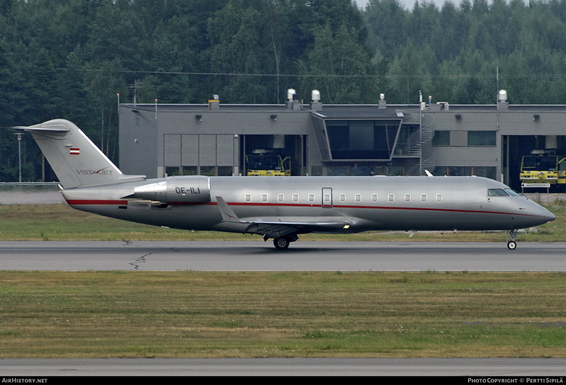 Aircraft Photo of OE-ILI | Bombardier Challenger 850 (CRJ-200SE/CL-600-2B19) | VistaJet | AirHistory.net #275966