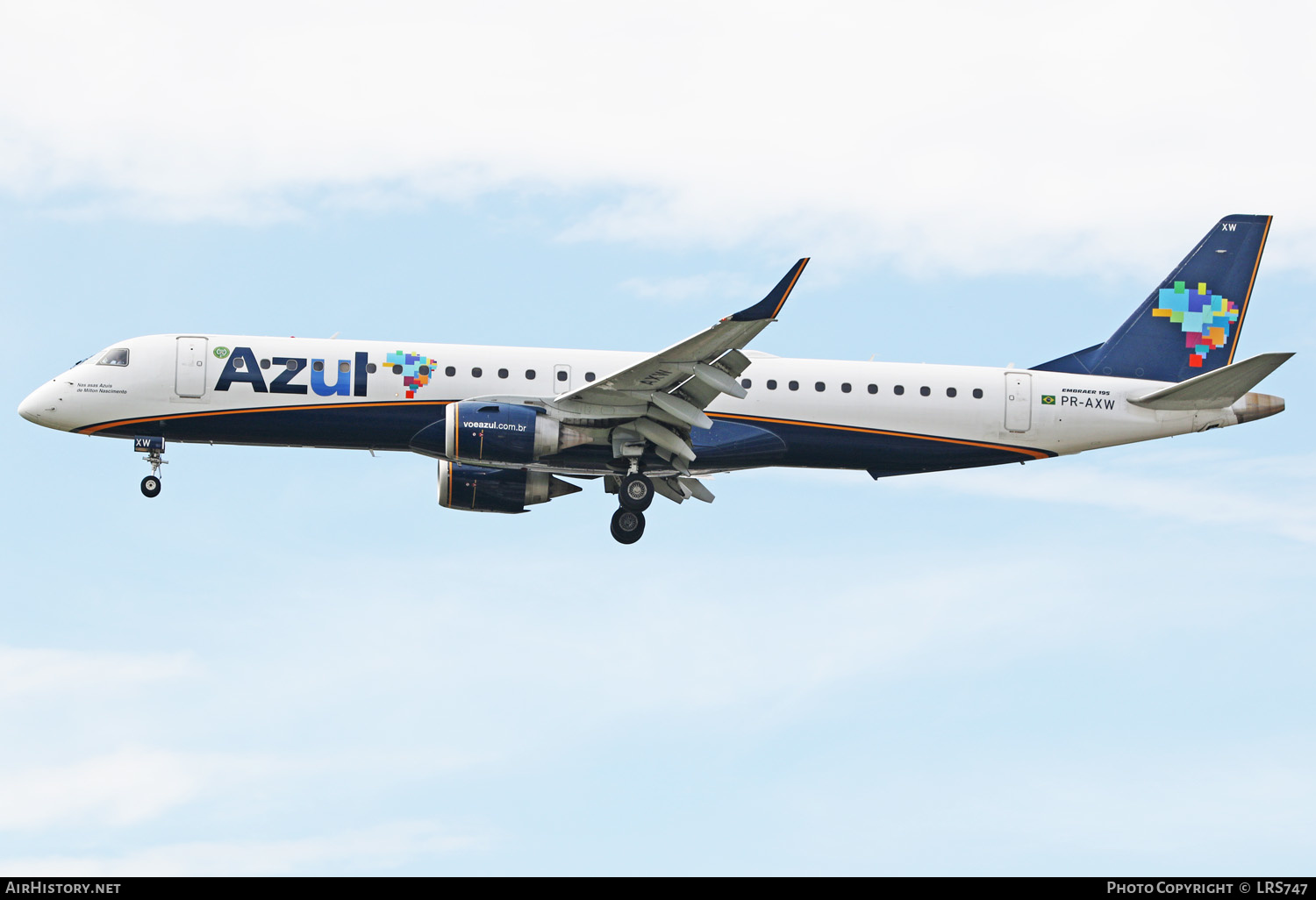 Aircraft Photo of PR-AXW | Embraer 195AR (ERJ-190-200IGW) | Azul Linhas Aéreas Brasileiras | AirHistory.net #275970