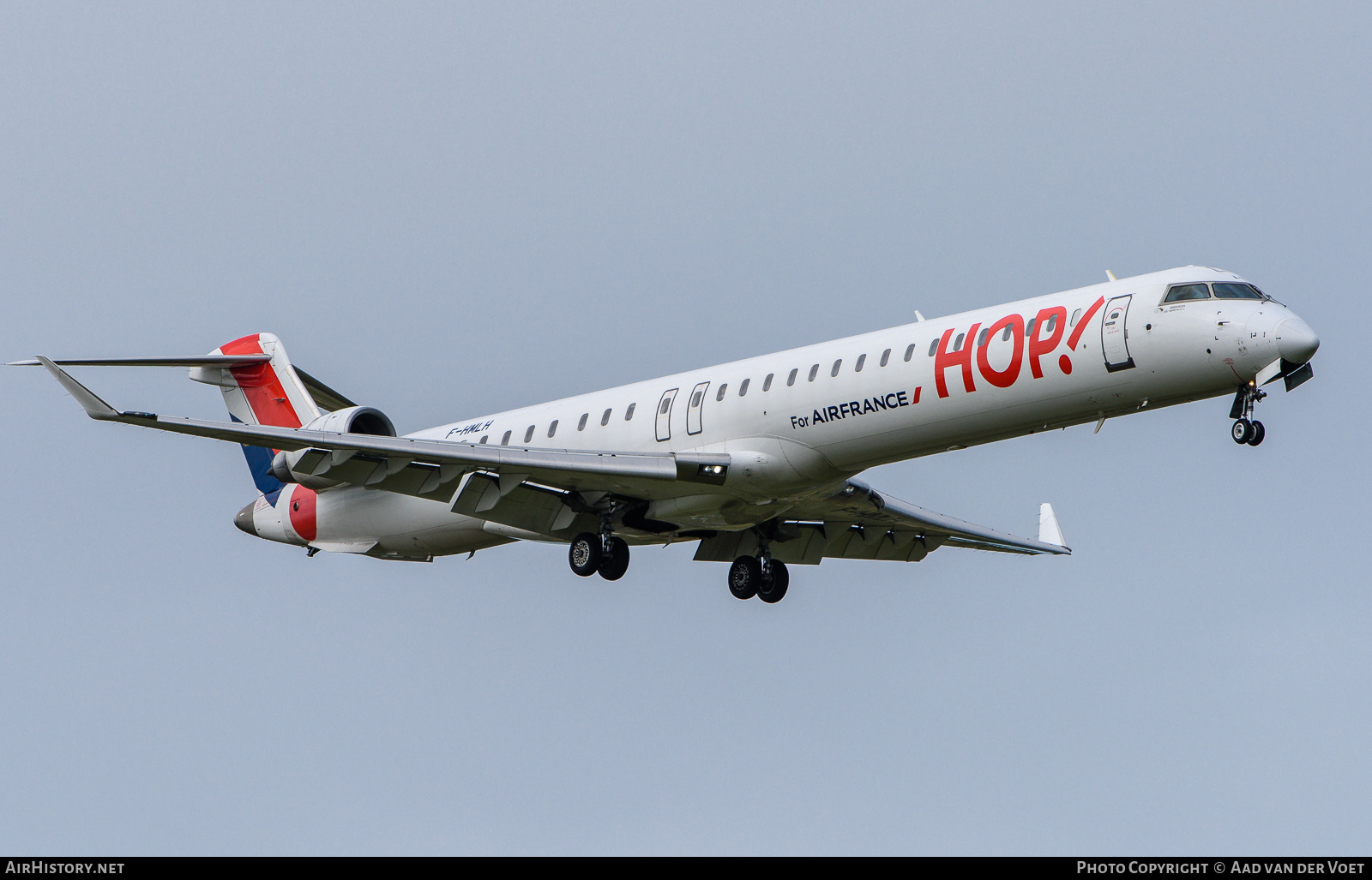 Aircraft Photo of F-HMLH | Bombardier CRJ-1000EL NG (CL-600-2E25) | Hop! | AirHistory.net #276158