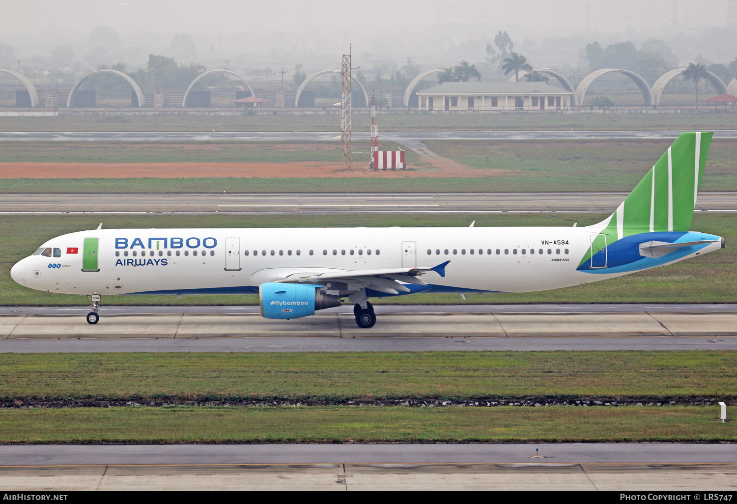 Aircraft Photo of VNA594 Airbus A321211 Bamboo Airways