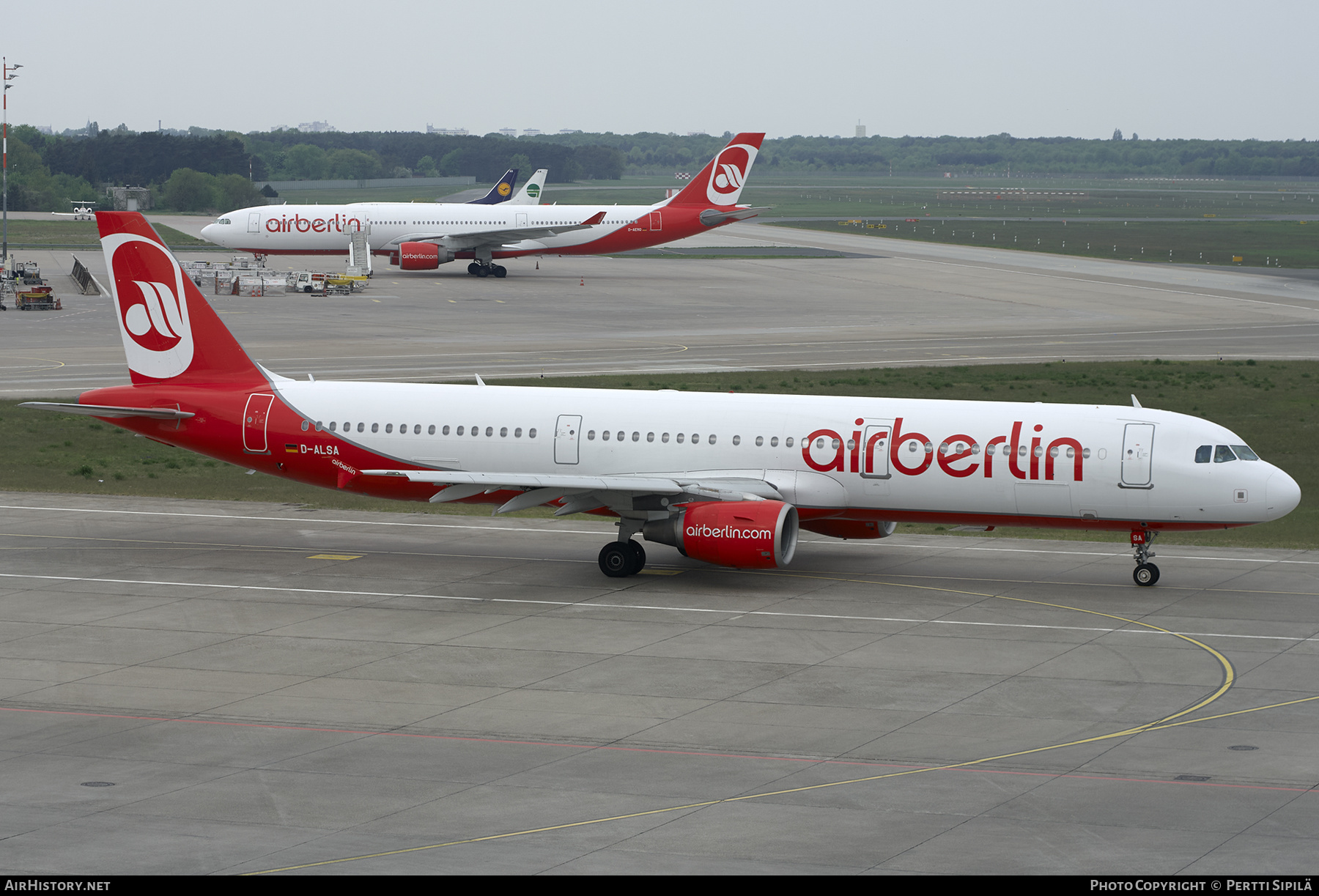 Aircraft Photo of D-ALSA | Airbus A321-211 | Air Berlin | AirHistory.net #276335