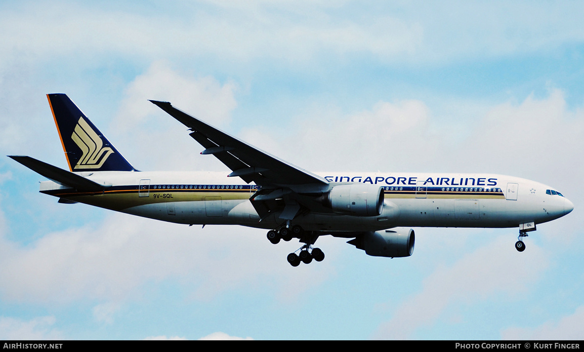 Aircraft Photo of 9V-SQL | Boeing 777-212/ER | Singapore Airlines | AirHistory.net #276342