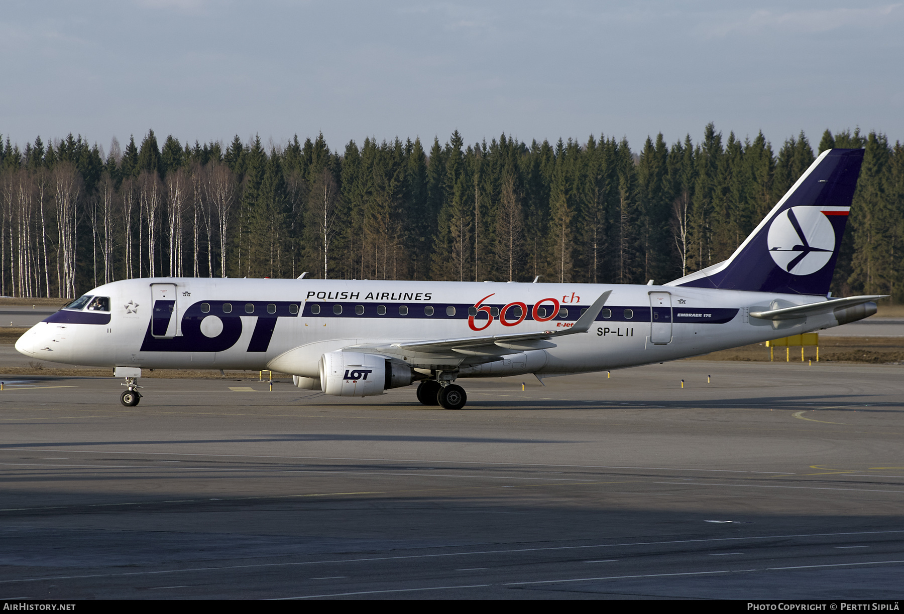 Aircraft Photo of SP-LII | Embraer 175LR (ERJ-170-200LR) | LOT Polish Airlines - Polskie Linie Lotnicze | AirHistory.net #276400