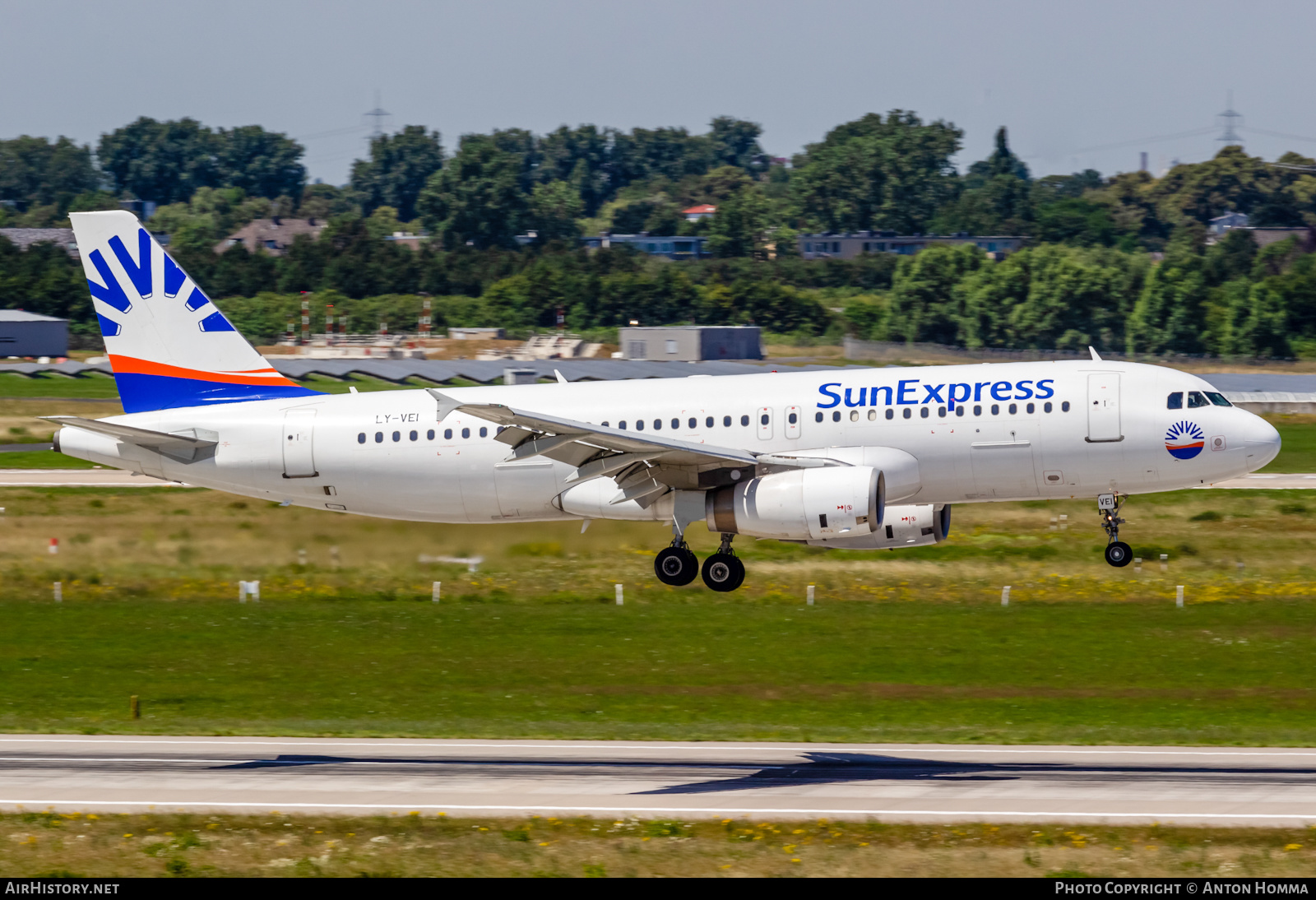Aircraft Photo of LY-VEI | Airbus A320-233 | SunExpress | AirHistory.net #276635