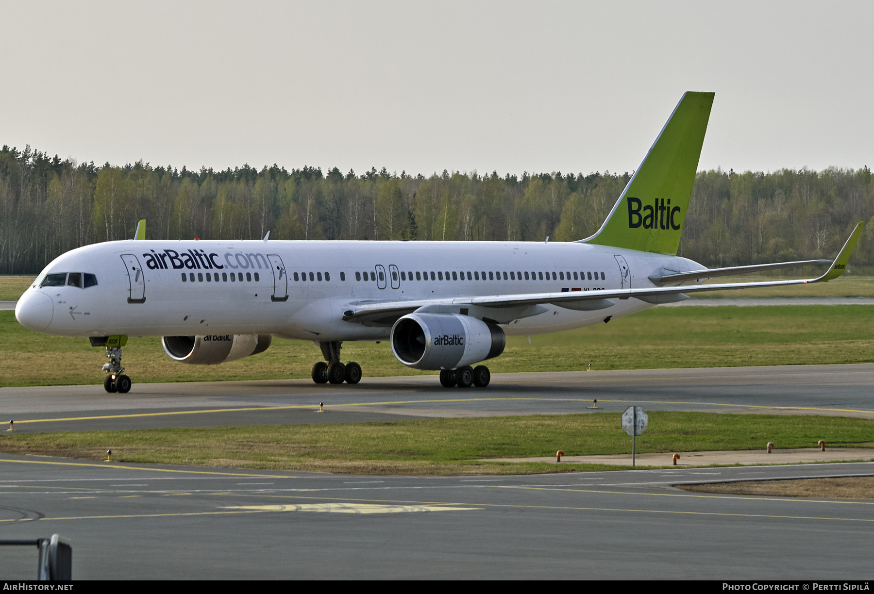 Aircraft Photo of YL-BDB | Boeing 757-256 | AirBaltic | AirHistory.net #276689