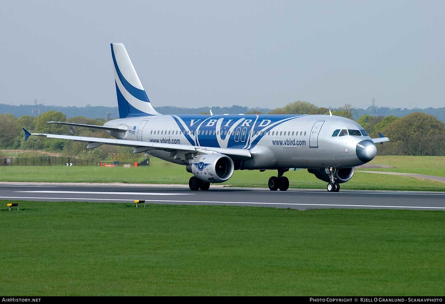 Aircraft Photo of PH-VAE | Airbus A320-212 | V Bird | AirHistory.net #276714