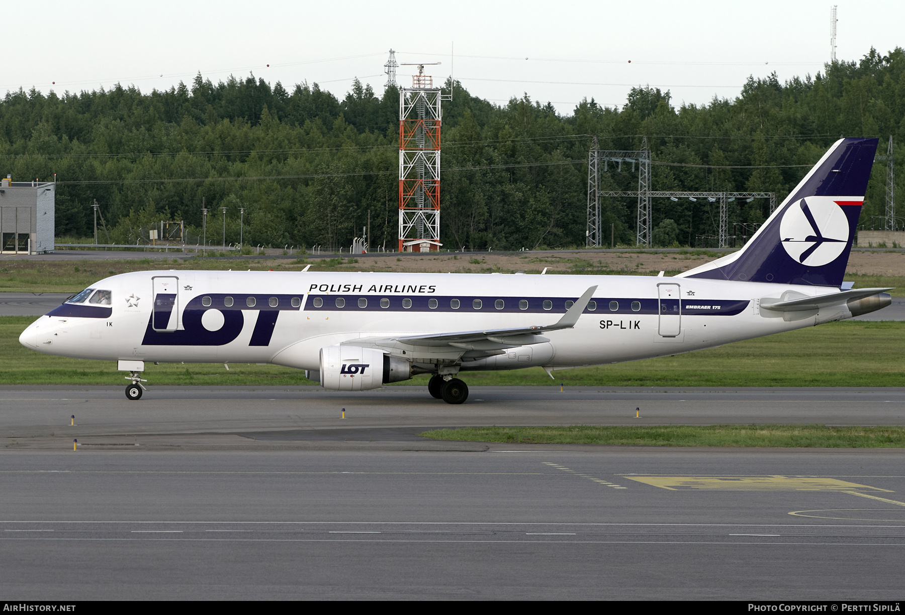 Aircraft Photo of SP-LIK | Embraer 175LR (ERJ-170-200LR) | LOT Polish Airlines - Polskie Linie Lotnicze | AirHistory.net #276851