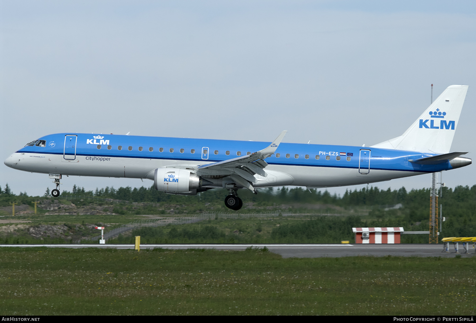 Aircraft Photo of PH-EZS | Embraer 190STD (ERJ-190-100STD) | KLM Cityhopper | AirHistory.net #276969