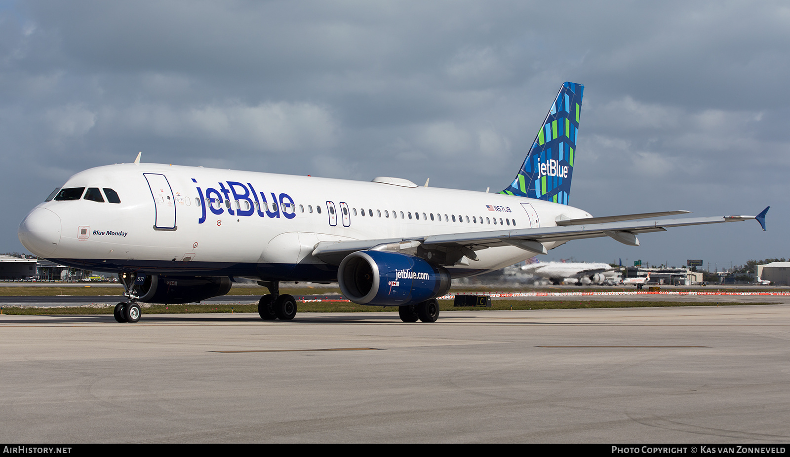 Aircraft Photo of N571JB | Airbus A320-232 | JetBlue Airways | AirHistory.net #276979