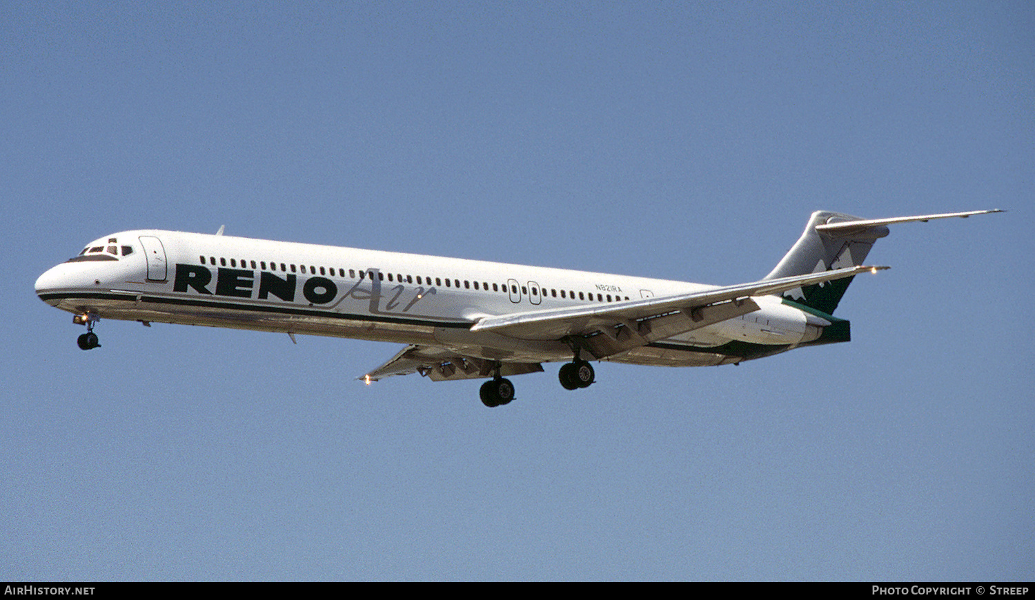 Aircraft Photo of N821RA | McDonnell Douglas MD-82 (DC-9-82) | Reno Air | AirHistory.net #277067